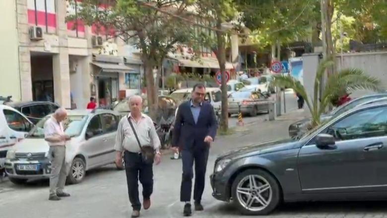 Drejtori i Hekurudhës Ergys Verdho paraqitet në SPAK, shoqërohet nga avokati