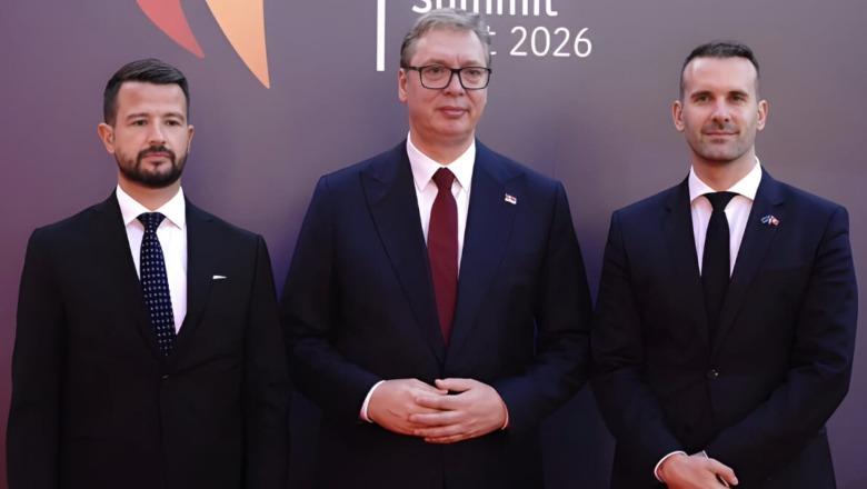 Vuçiç nga Samiti i Tivarit: Nuk përzihem në politikën e Podgoricës