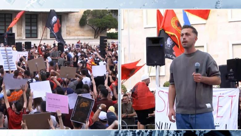 I riu vjen nga Kosova për të protestuar kundër resortit në Zvërnec: Mos u dorëzoni, Kosova është me ‘Nënën Shqipëri’