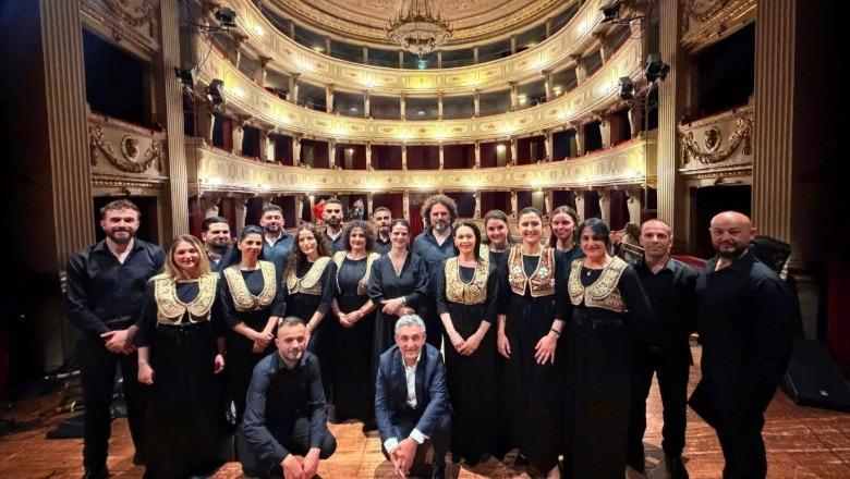 Kori i Teatrit Kombëtar të Operës dhe Baletit përfaqëson me dinjitet Shqipërinë në Piemonte të Italisë
