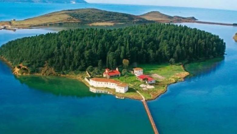 Skënder Minxhozi: Në kërkim të një bashkëjetese të vështirë për Zvërnecin
