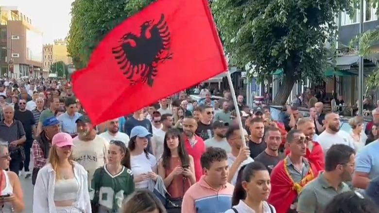 Rrethet ‘s’e lënë’ vetëm Tiranën, protesta për Zvërnecin shtrihet në Shkodër, Korçë, Pogradec, Fier e Elbasan 