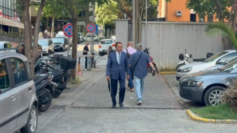 Gjyqi i aferës “Partizani”, dëshmon sot Genc Ruli, ministri që me urgjencë ndoqi privatizimin! Në mbledhjen e qeverisë i tha Berishës: Doktor, e japim 80% me letra me vlerë! Berisha: Bravo