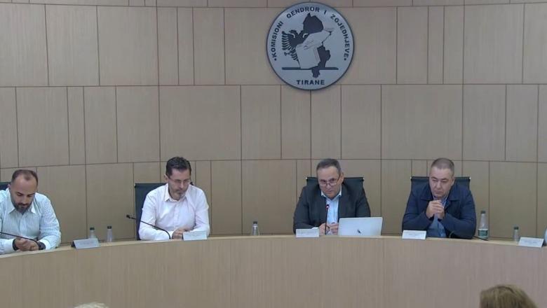 Shkarkimi i kryebashkiakut të Kuçovës, KAS: Ta vendosë Komisioneri