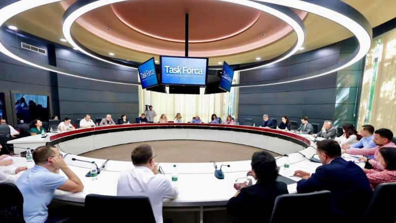 Sezoni veror 2026, mblidhet grupi ndërinstitucional i punës për turizmin, Gonxhja prezanton masat: Prioritet siguria, pastërtia dhe shërbimi për turistët