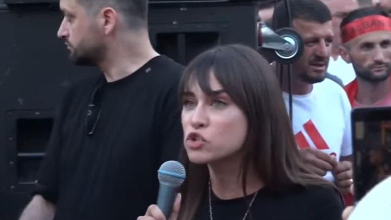 ‘Shpresa e një Shqipërie të re!’ Dojna Mema protestuesve: Nuk luajmë investimesh me të ardhmen!