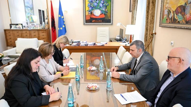 Banka e Shqipërisë forcon bashkëpunimin me organizatën rajonale të trajnimit financiar, Sejko takohet me drejtoren e CEF në Tiranë