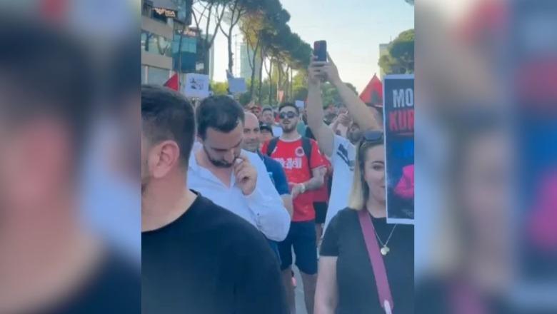 Lapaj sërish në protestën për Zvërnecin: Dilni për të ardhmen e fëmijëve!