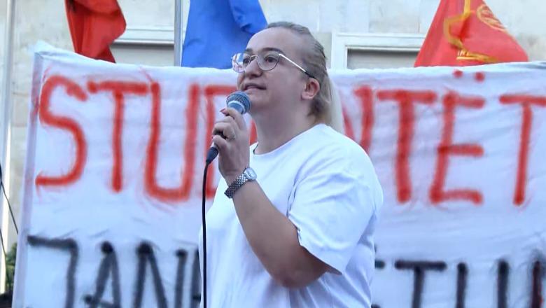 Protesta për Zvërnecin/ Qytetarja: Ne e ngritëm Edi Ramën, ne mund ta ulim