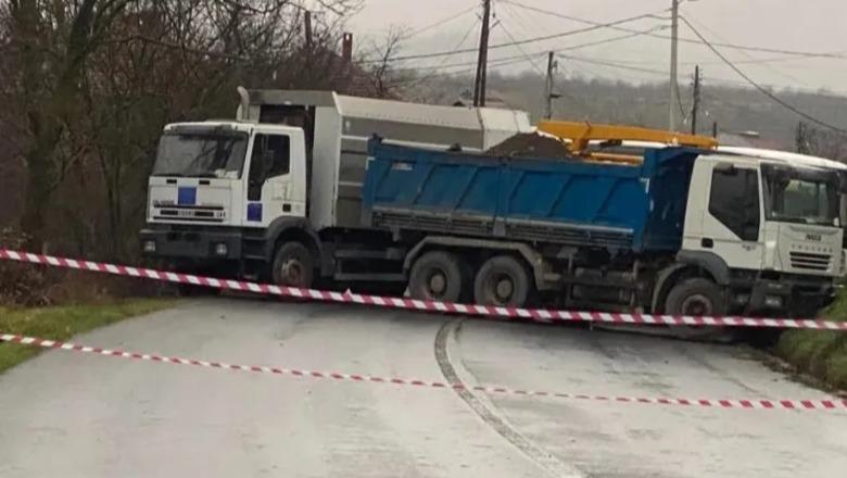 Prokuroria Speciale akuzon 6 persona për barrikadat në veri të Kosovës në 2022, pezullon hetimet! Mes të akuzuarve, edhe Radoiçiç