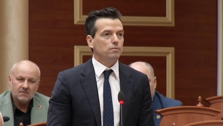 Aktivisti Dritan Alsela ‘skanon’ Agron Shehajn: Kali i Trojës së sistemit, rrijini larg! Është si Berisha në vitet ‘90 (VIDEO)