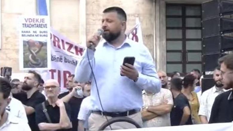 Protesta para kryeministrisë, protestuesi: Kjo nuk është më çështja e flamingove apo e Zvërnecit, por e së drejtës sonë për t'u dëgjuar