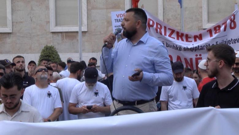 Protesta para kryeministrisë, protestuesi: Kjo nuk është më çështja e flamingove apo e Zvërnecit, por e së drejtës sonë për t'u dëgjuar