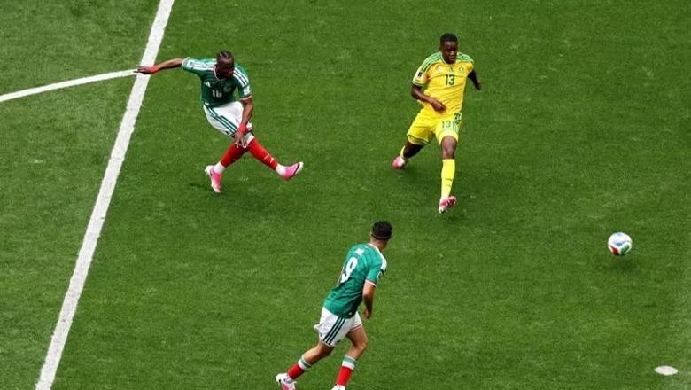 Shënoi golin e parë në Botërorin 2026, sulmuesi i Meksikës realizoi më shumë se Cristiano Ronaldo në sezonin e fundit