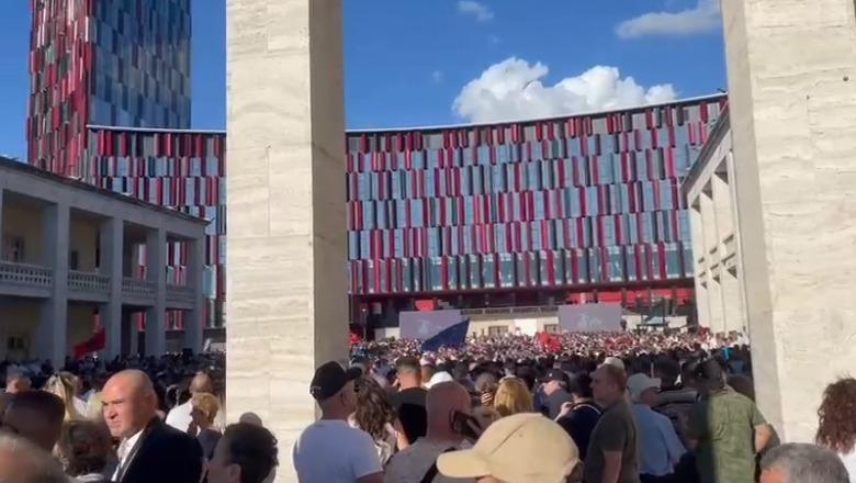 Festa e 35-vjetorit të Partisë Socialiste, mbërrin kryesocialisti Rama