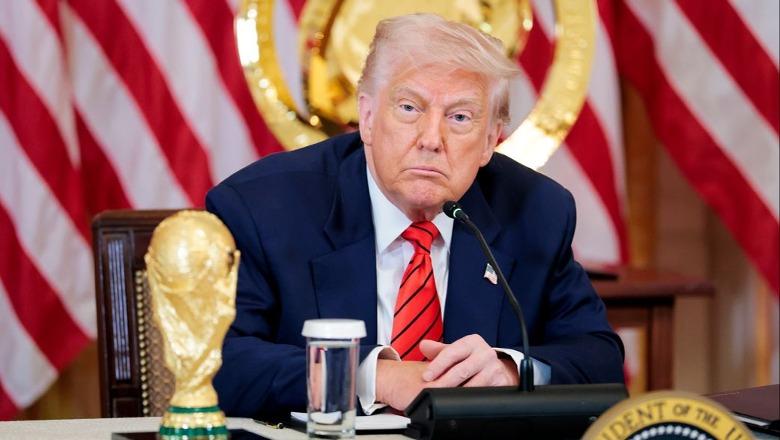 VIDEO/ Donald Trump mungon në ndeshjen hapëse të Botërorit, telefonon kombëtaren e SHBA-së: Keni shanse reale të shkoni deri në fund