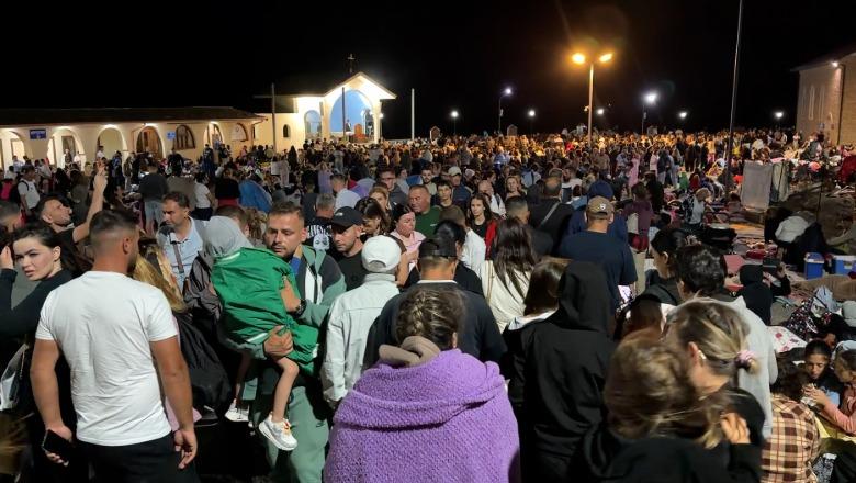 Festa e Shna Ndout, mijëra besimtarë kalojnë natën me lutje në kishën e Laçit