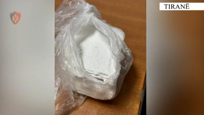 Shisnin kokainë në Tiranë, 4 të arrestuar! Sekuestrohen mbi 400 gramë kokainë, 2 peshore, para dhe 4 celularë