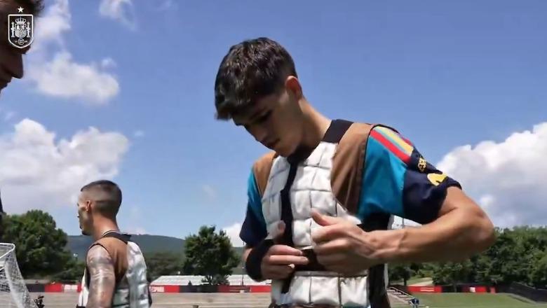 VIDEO/ Jelekë ftohës, ventilatorë dhe staf mjekësor në gatishmëri, Gjermania e Spanja në betejë me vapën e Botërorit 2026