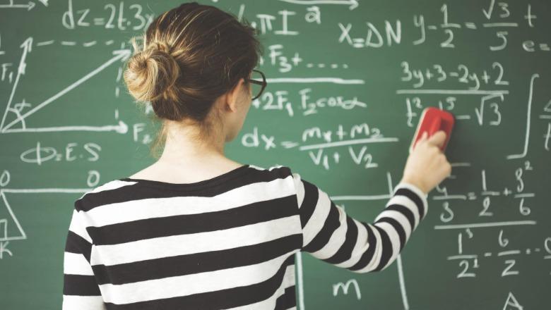 Vajzat shqiptare po shkëlqejnë në matematikë, Raporti i BERZH: Shqipëria mes vendeve me përqindjen më të lartë të nxënëseve ekselente