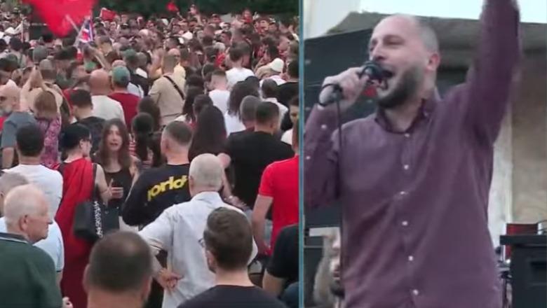 Koçeku dha dorëheqjen nga PS, protestuesi: Ra një gur shahu, në shesh derisa Rama të ngelë i vetëm
