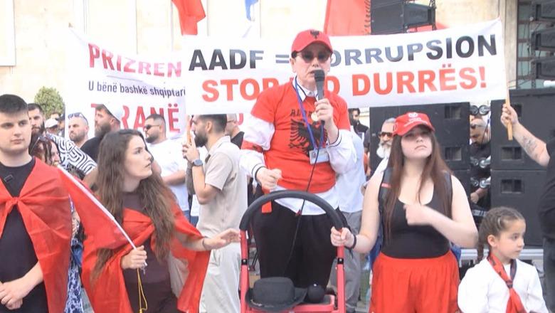 Qytetarja nga Gjermania i bashkohet protestës: Rama e skllavëroi këtë popull, nuk e lëshojmë tokën që ta shkeli Trump me këmbë