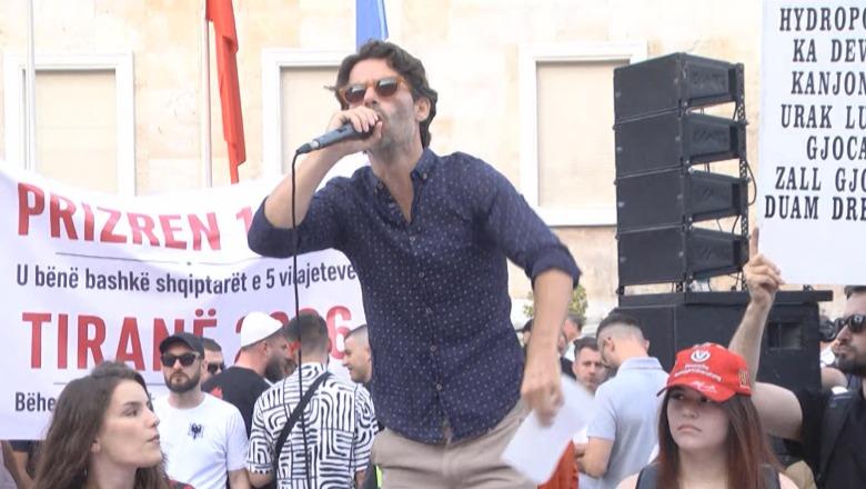 Emigranti shqiptar nga Suedia në protestë: Kjo është koha e Shqipërisë së re, s’kemi pse ta ndërtojmë të ardhmen diku tjetër 