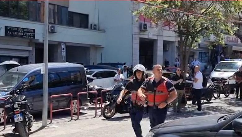 Përplasje fizike në GJKKO, Bushgjokaj e Çakrri konfliktohen brenda kafazit të xhamit! Autorë të vrasjes së 23-vjeçarit Renis Dobra