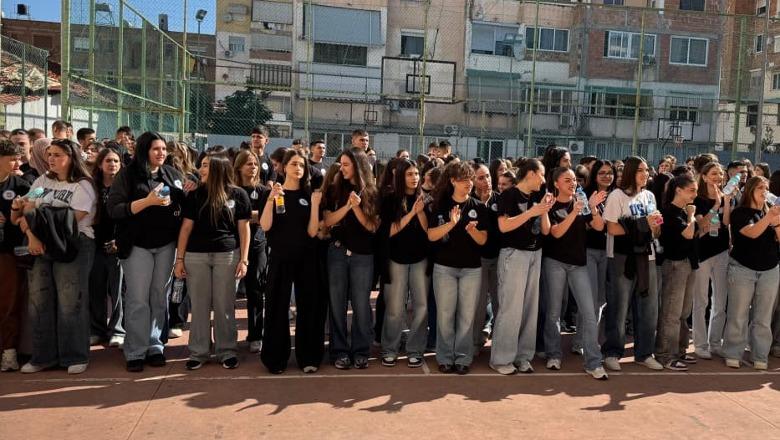 Matura Shtetërore/ 26 mijë nxënës iu nënshtruan sot provimit të Matematikës! Kumbaro: Dy maturantë u përjashtuan, u kapën me celular