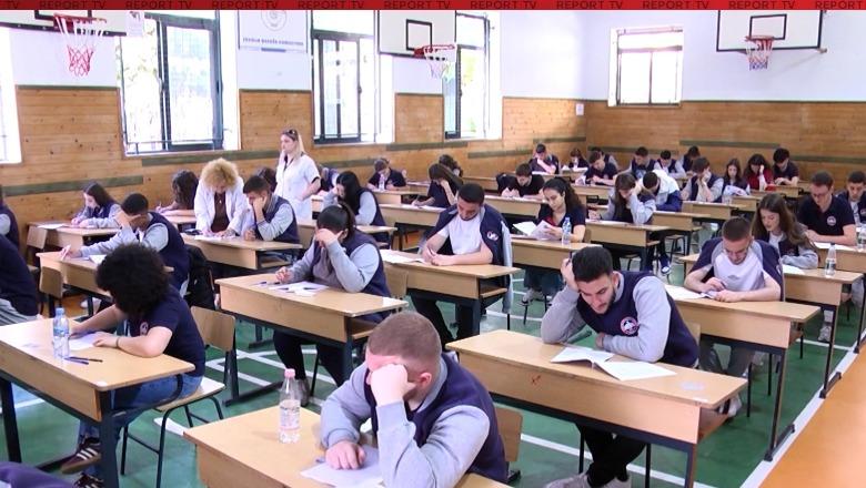 Maturantët drejt finishit! ‘Ikën’ edhe Matematika, sytë te provimi me zgjedhje