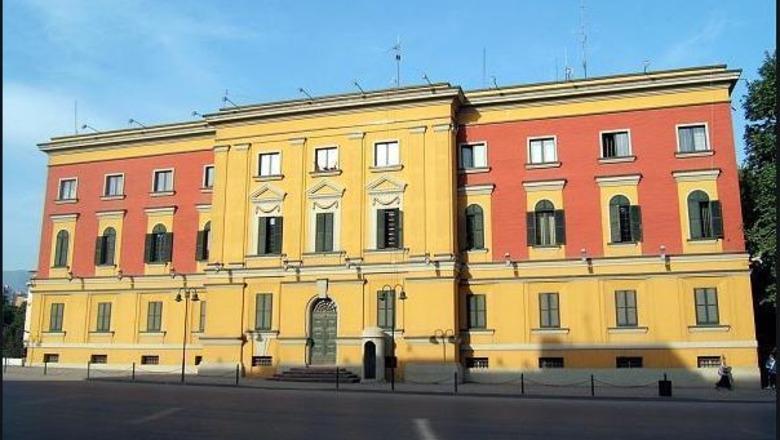 Projektligji/ Qeveria propozon ‘arbitrin’ e financave publike! Këshill Fiskal për kontrollin e borxhit dhe taksave