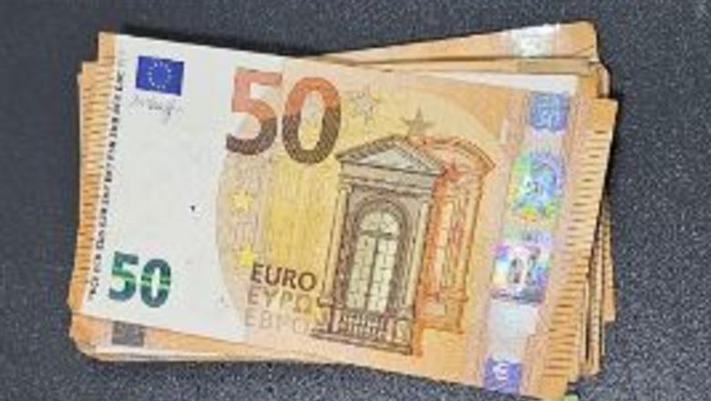 Sekuestrohen 19 mijë euro të padeklaruara në Portin e Durrësit, po transportoheshin drejt Italisë