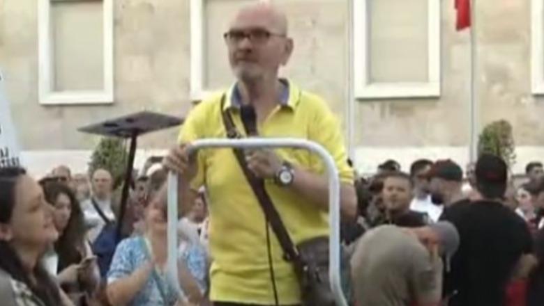 Thirrja e aktorit Mehdi Malkaj: Për dashurinë jap jetën, për atdheun jap dashurinë!