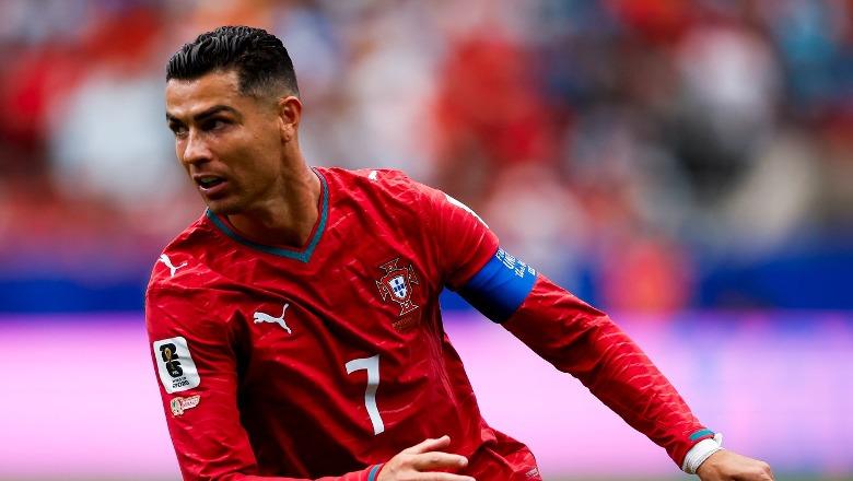 Mësohet arsyeja pse Cristiano Ronaldo luan me fanellë ndryshe nga shokët e skuadrës në këtë Botëror