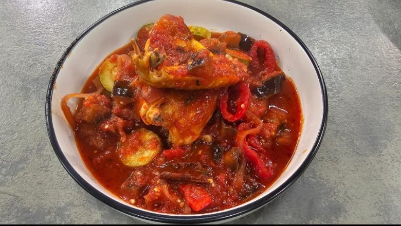 Pulë me perime në salcë aromatike mesdhetare nga zonja Albana