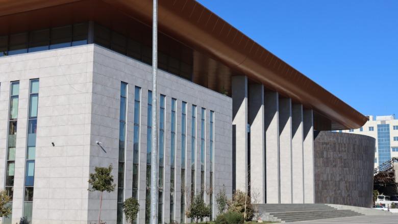 Nuk lejohen kamerat në proceset gjyqësore, Televizionet kërkojnë ndërhyrjen e menjëhershme të KLGJ: Po cënohet e drejta e informimit