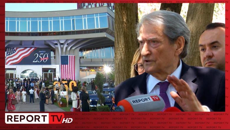 DASH i hoqi ndalimin e udhëtimit, Berisha mban sekret sa kushtoi lobimi: E pagoi një fondacion! A e ftoi SHBA në festën e Pavarësisë? Kreu i PD pa përgjigje