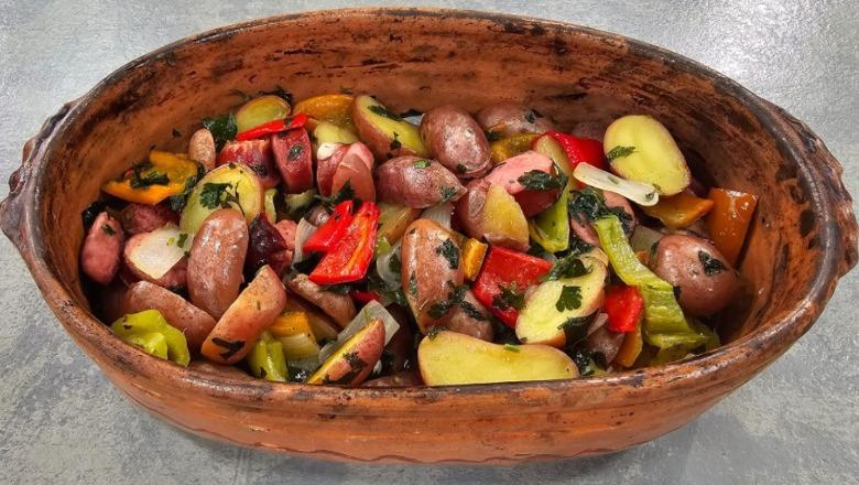 Suxhuk me patate dhe speca nga zonja Albana