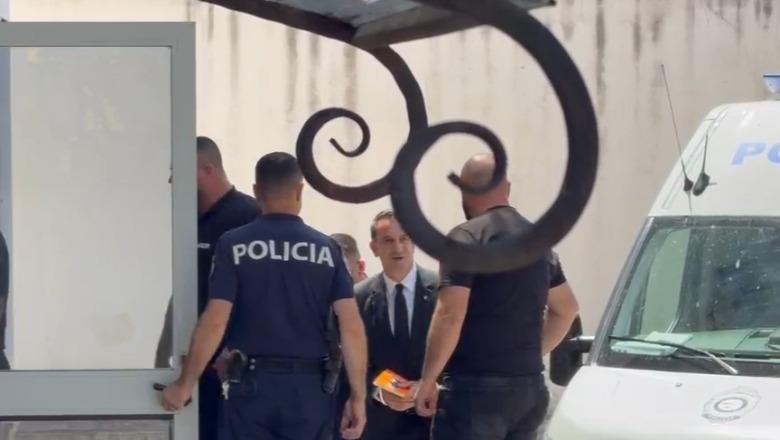 Erion Veliaj mbërrin në Gjykatën Administrative