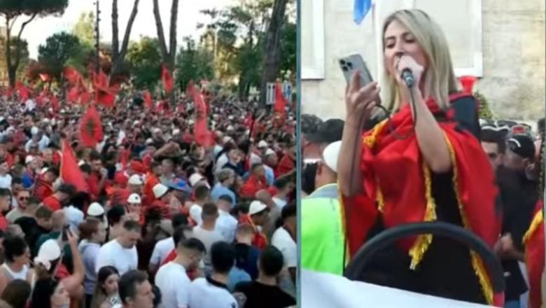 E reja vjen nga Italia në protestë: Rama, jemi këtu të gjitha votat që ke vjedhur në diasporë, uroj që rruga drejt dorëheqjes të jetë e lehtë