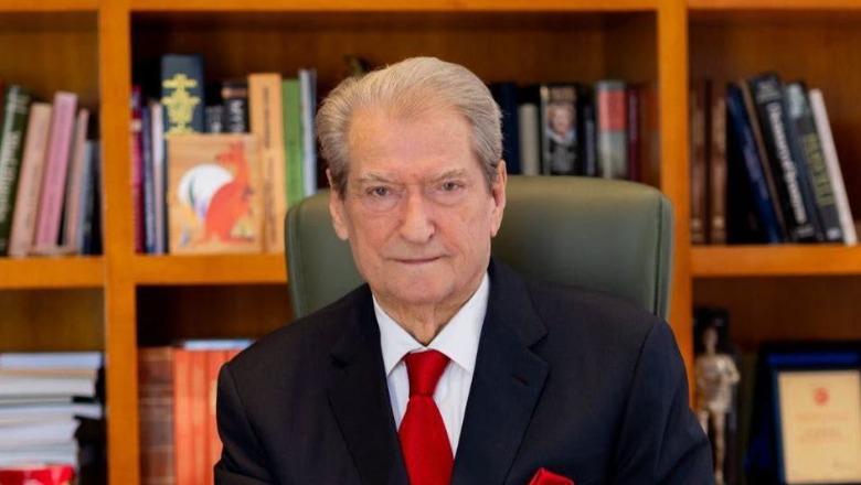 'Akt kriminal, ekstremist dhe antisemit', Berisha dënon grisjen e flamurit të Izraelit: Të ndëshkohet autori