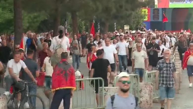 Ylli Pata: Flamingos, një revolucion proxy?