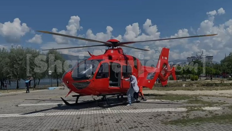 Pogradec/ 30-vjeçari plagos me thikë gruan pas një konflikti! E reja ka marrë plagë në krah dhe bark! Transportohet drejt Traumës me helikopter (EMRAT)