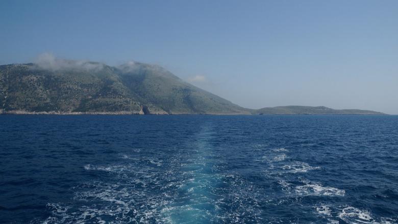 Vlorë/ Stërvitje ushtarake dhe qitje në Bristan-Kepi i Gjuhëzës, Bashkia njofton ndalimin e lundrimit të mjeteve detare në këtë zonë