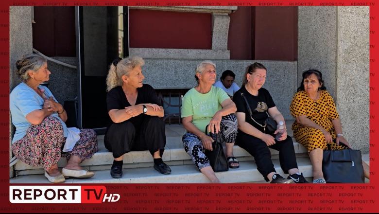 Durrës, 90 familje të komunitetit rom, protestë te bashkia: 9 muaj pa bonus qiraje, po na nxjerrin jashtë