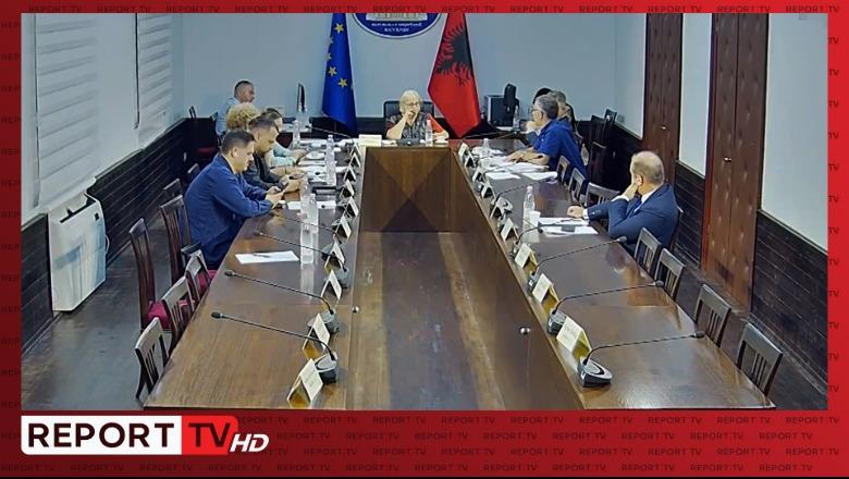Kuvendi i shqetësuar për kredidhënien për investimet e mëdha dhe ndërtimin: BSH të mbikëqyrë bankat, rrezikohen nga dështimi i projekteve