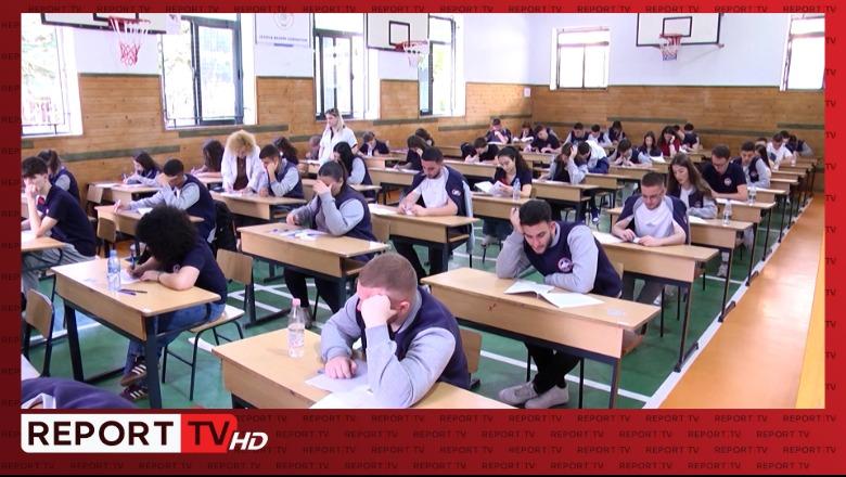 ‘Mbyllet’ matura, rreth 26 mijë maturantë iu nënshtruan sot provimit të lëndëve me zgjedhje: Ishte i nivelit mesatar, kontrolle të rrepta