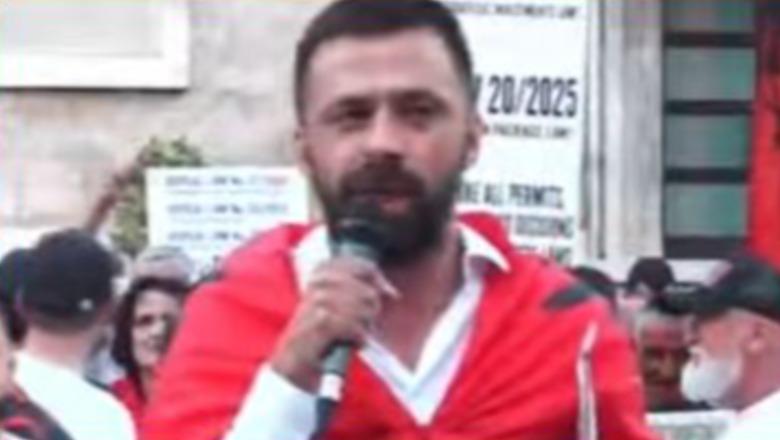 ‘Hallin s’ta zgjidh kush’- Protestuesi Erlis Sina i përgjigjet sërish kryeministrit Rama: S’mund të bëhem mik me ty, ke tradhtuar shqiptarët