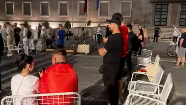 Një grup protestuesish do të kalojnë përsëri natën te kryeministria