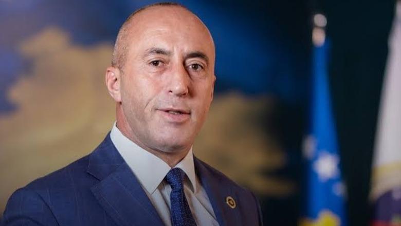 Qytetarë nga Kosova në protestë, Haradinaj: Më vjen turp që shoh bashkëkombas në bulevard në Tiranë